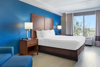 Photo 5 - Comfort Inn & Suites Orlando North