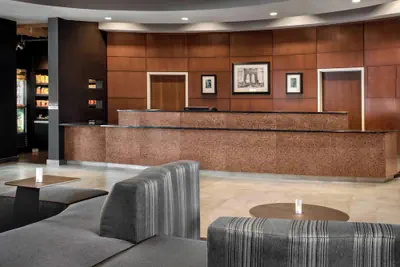 Photo 2 - Courtyard by Marriott Newark Elizabeth