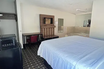 Photo 4 - Country Hearth Inn & Suites Augusta