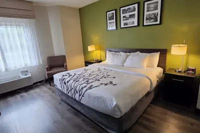 Photo 4 - Austinburg Hotel