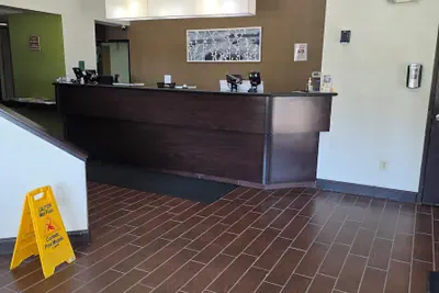 Photo 3 - Austinburg Hotel