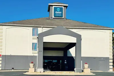 Photo 2 - Clarion Pointe Albemarle