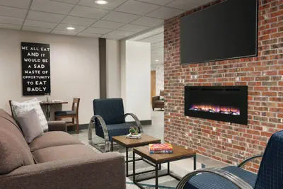 Photo 2 - Four Points by Sheraton Raleigh Arena