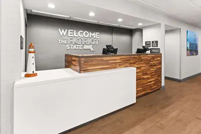 Photo 4 - Hampton Inn Seekonk
