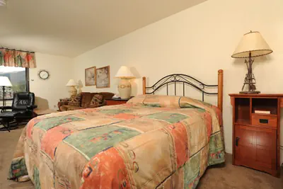 Photo 4 - Lakeside Village  by Vail Resorts