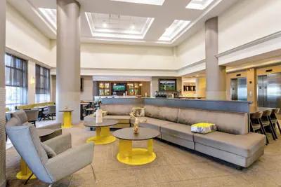 Photo 3 - SpringHill Suites by Marriott Miami Airport South Blue Lagoon Area