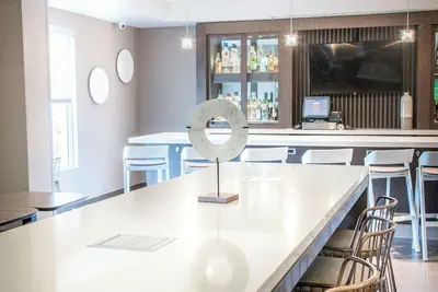 Photo 4 - SpringHill Suites by Marriott Miami Airport South Blue Lagoon Area