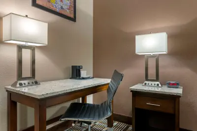 Photo 5 - Econo Lodge Shelbyville North