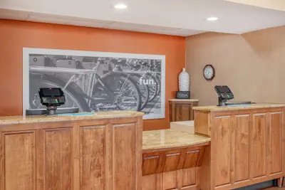 Photo 5 - Hampton Inn Collinsville
