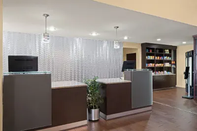 Photo 4 - La Quinta Inn & Suites by Wyndham Florence