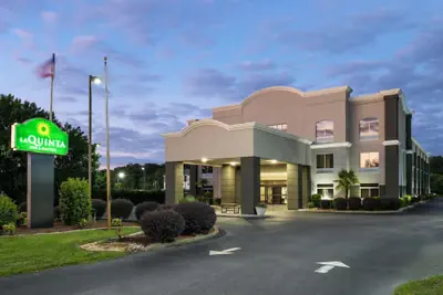 Photo 2 - La Quinta Inn & Suites by Wyndham Florence