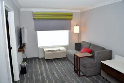 Photo 5 - Hampton Inn & Suites Chicago/Hoffman Estates
