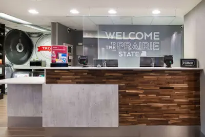 Photo 3 - Hampton Inn & Suites Chicago/Hoffman Estates