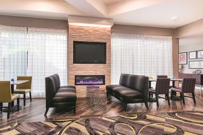 Photo 3 - La Quinta Inn & Suites by Wyndham Atlanta Conyers
