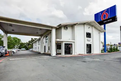 Photo 2 - Motel 6 Dallas, TX - South