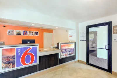 Photo 4 - Motel 6 Dallas, TX - South