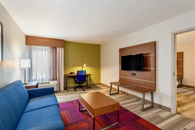 Photo 4 - Holiday Inn Express Tampa-Brandon by IHG
