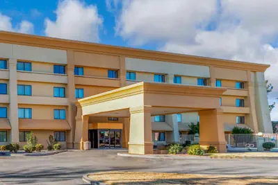 Photo 2 - La Quinta Inn & Suites by Wyndham Las Cruces Organ Mountain