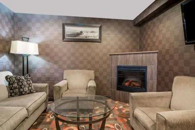 Photo 3 - Baymont by Wyndham Eau Claire WI