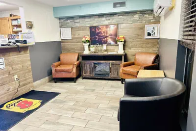 Photo 5 - Super 8 by Wyndham Watertown