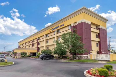 Photo 2 - Comfort Inn Tulsa Midtown