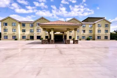Photo 2 - Comfort Suites Georgetown