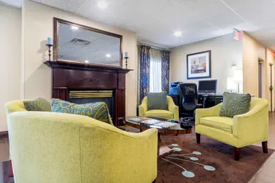 Photo 3 - Hampton Inn Richmond