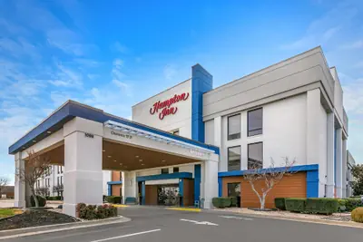 Photo 2 - Hampton Inn Richmond