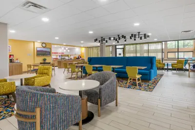 Photo 4 - Hampton Inn Richmond