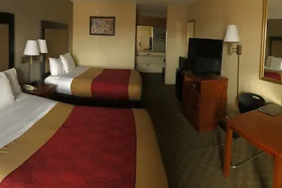 Photo 5 - Econo Lodge Hillsboro I-35