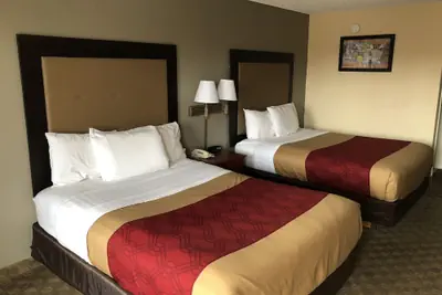 Photo 4 - Econo Lodge Hillsboro I-35
