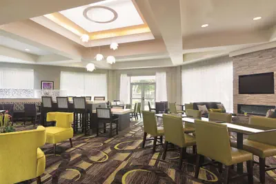 Photo 2 - La Quinta Inn & Suites by Wyndham Oklahoma City Norman
