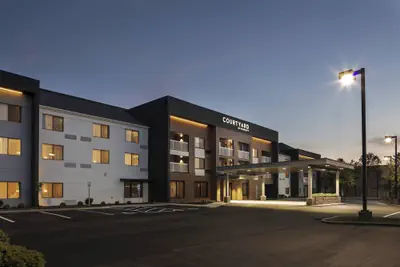 Photo 2 - Courtyard by Marriott Indianapolis Northwest