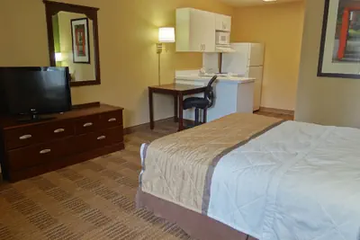 Photo 4 - Studio 6 Suites Fresno North CA
