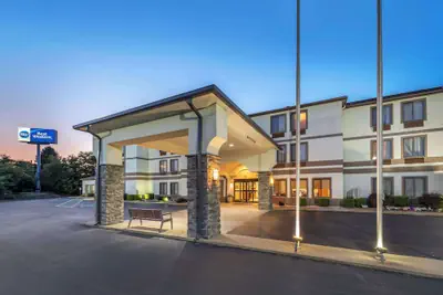 Photo 2 - Best Western St. Clairsville Inn & Suites