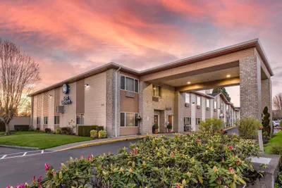 Photo 2 - Best Western Newberg Inn