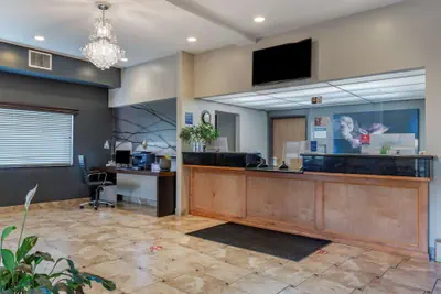 Photo 4 - Best Western Newberg Inn