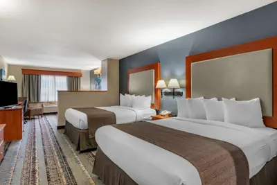 Photo 2 - Best Western Newberg Inn