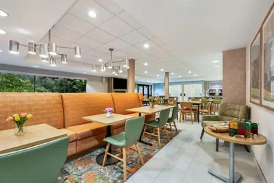 Photo 4 - Hampton Inn White River Junction