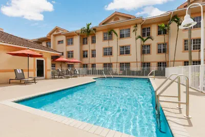 Photo 2 - Residence Inn by Marriott West Palm Beach