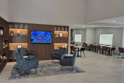 Photo 3 - Quality Inn Midland South
