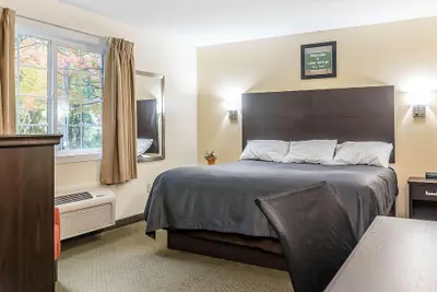 Photo 4 - Blue Line Inn Lake George