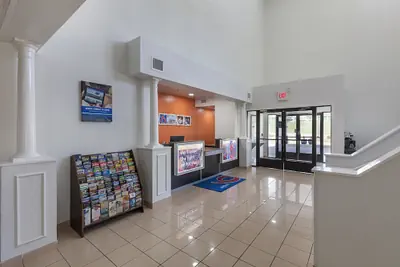 Photo 3 - Motel 6 Bedford, TX - Fort Worth