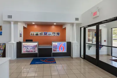 Photo 5 - Motel 6 Bedford, TX - Fort Worth
