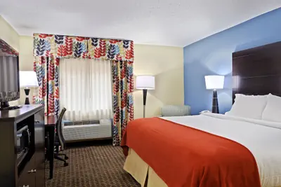 Photo 5 - Holiday Inn Express Fort Campbell-Oak Grove by IHG