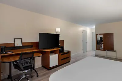 Photo 5 - Comfort Inn & Suites Mt. Laurel-Philadelphia