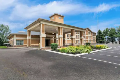 Photo 2 - Quality Inn Dry Ridge
