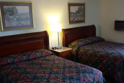Photo 4 - Hotel Blue Top Inn