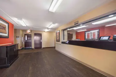 Photo 4 - Suburban Studios