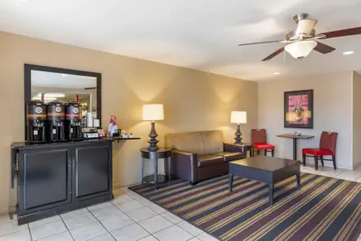 Photo 4 - Extended Stay America Suites Cleveland Great Northern Mall